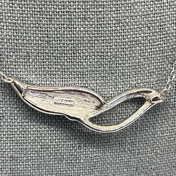 Vintage Monet Classic Necklace with Black Enamel Leaf. - Picture 4 of 6